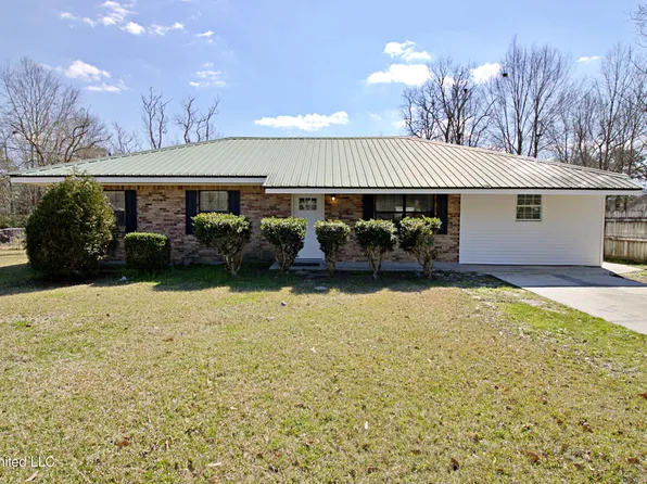 2501 Laura Dr, Picayune, MS 39466