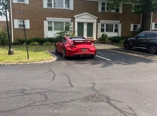 182 Evergreen Rd #8B, Edison, NJ 08837