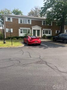 182 Evergreen Rd #8B, Edison, NJ, 08837