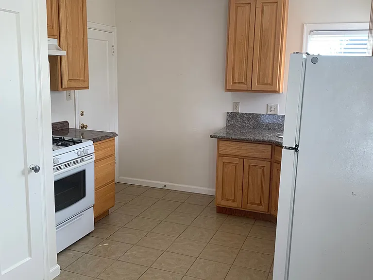 1403 Florida St — Photo 15