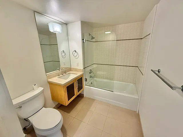 188 King St #401 — Photo 24