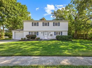 38 Oxford Rd, Old Bethpage, NY 11804