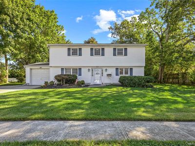 38 Oxford Road, Old Bethpage, NY, 11804