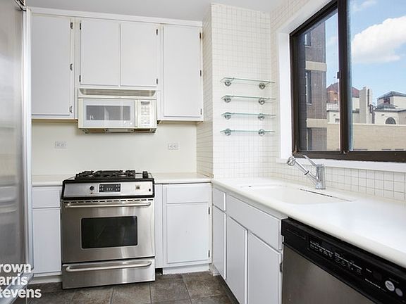 3rd image of 50 E 89th St #17E