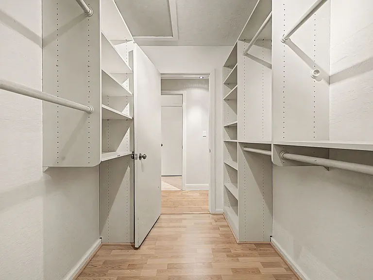 3172 Bel Air Dr — Photo 21