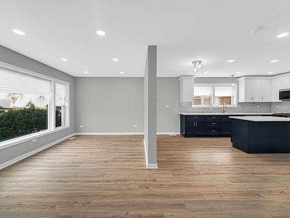 3rd image of 3629 W 84th St