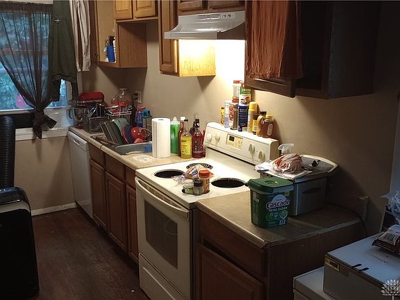 5th image of 3813 Syracuse Ave