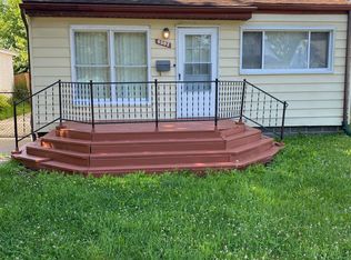 8302 Toepfer Rd, Warren, MI 48089