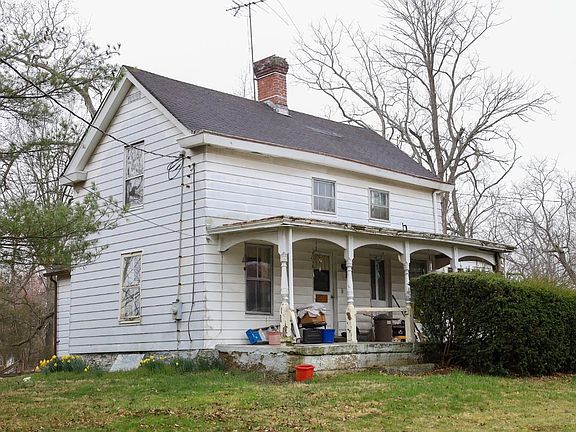 2nd image of 1482 Woodville Pike