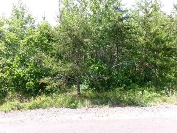 na Laura Dr, Hayward, WI 54843