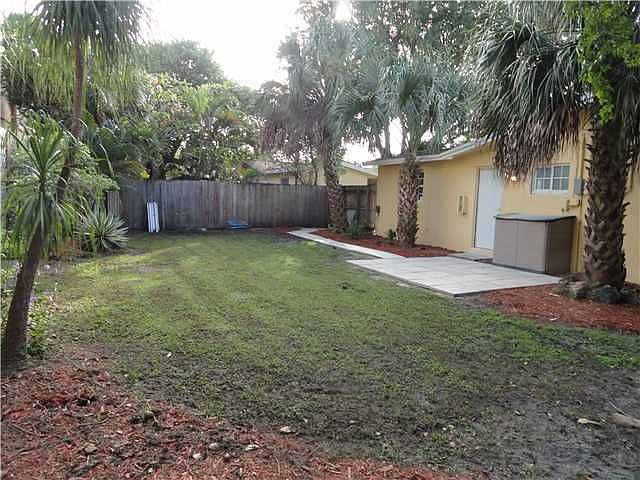 2nd image of 101 NE 30th Ct