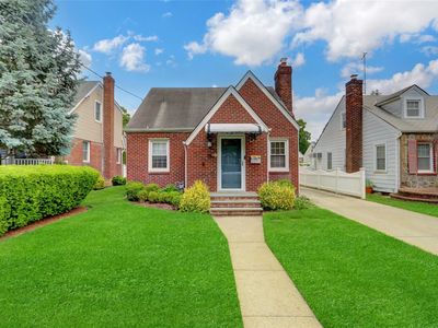 180 Beebe Road, Mineola, NY, 11501