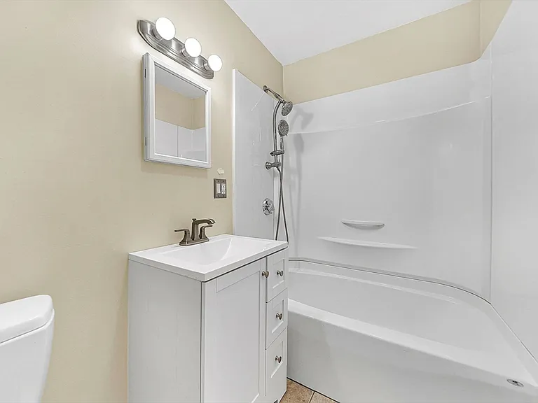 137 Central Ave #1 — Photo 18