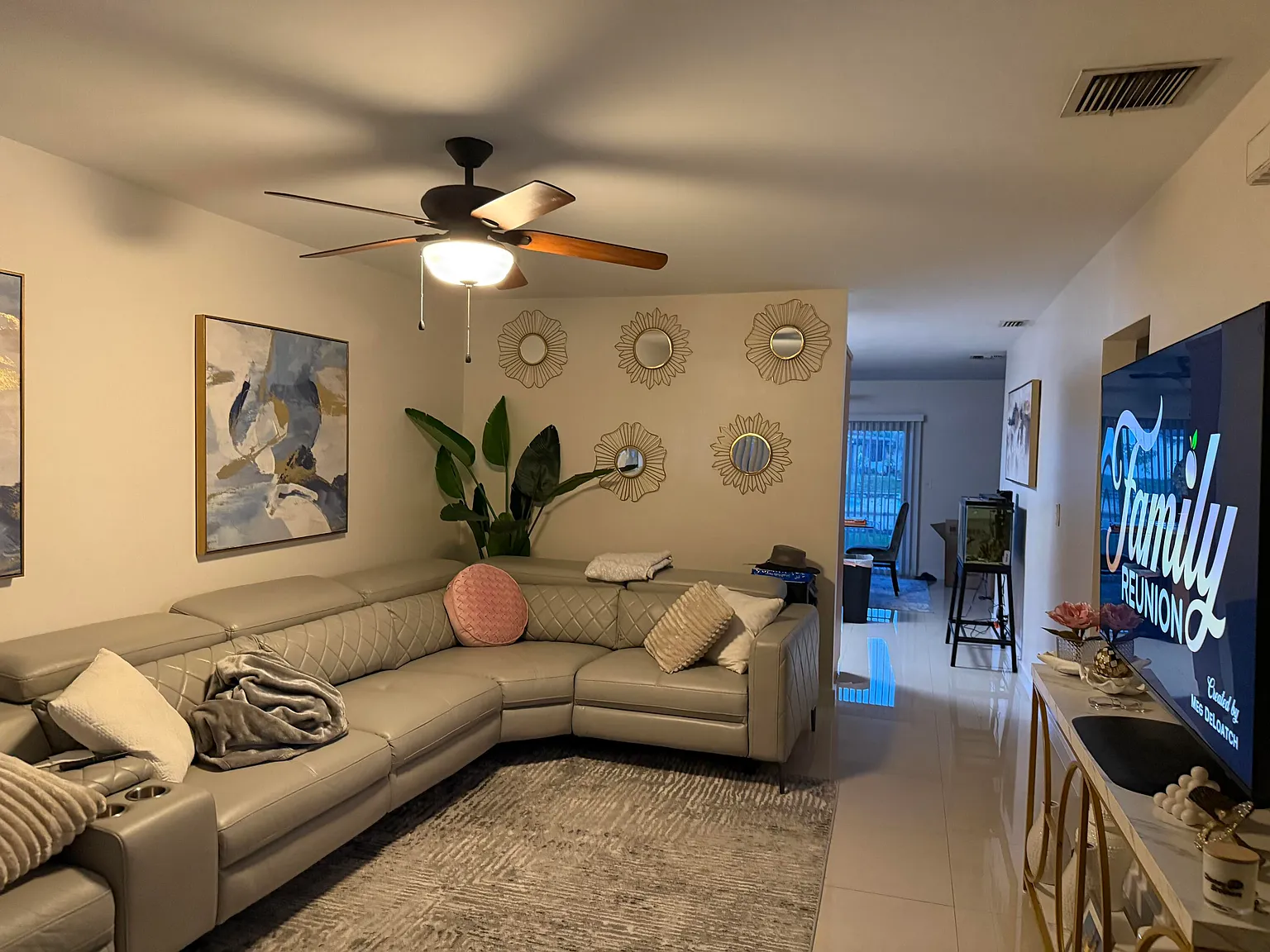 2 bed, 2.0 bath, 2384 sqft, $2,300 — Photo 2
