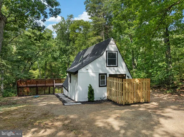 325 Tall Pine Ln, Gerrardstown, WV 25420