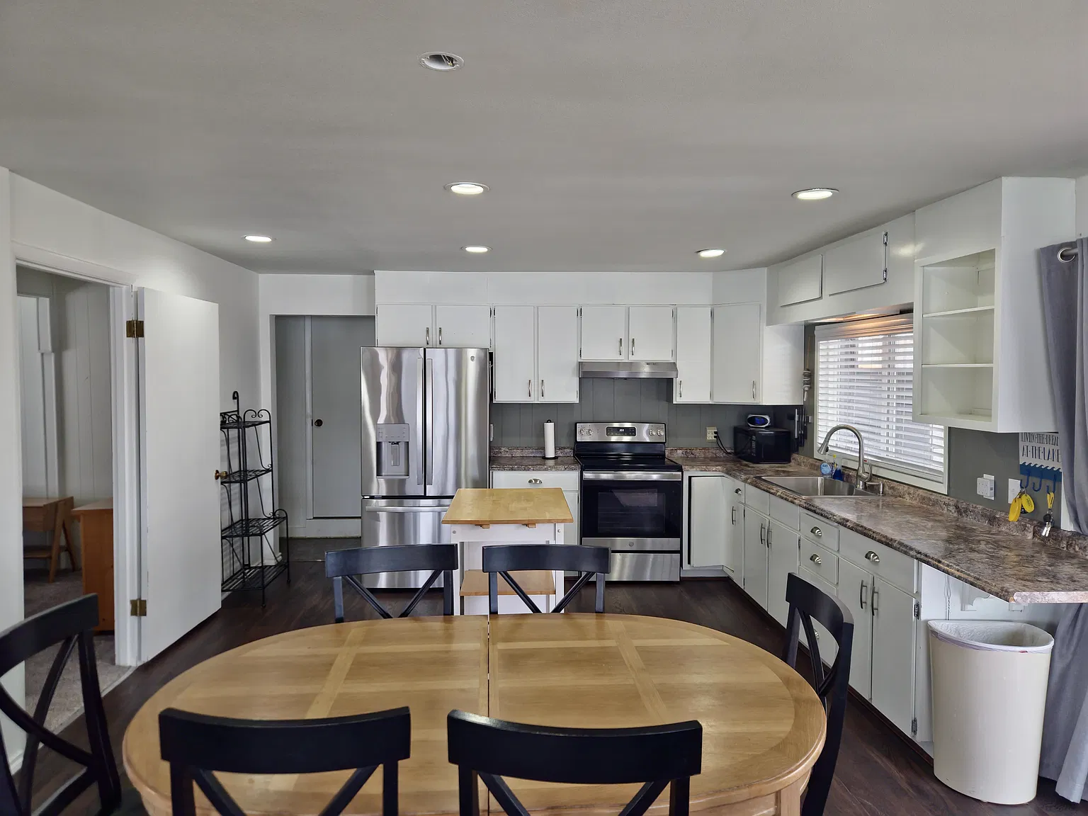 1 bed, 1000 sqft, $2,500 — Photo 2