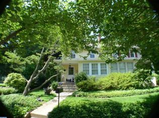 13 Craven Ln, Lawrence Township, NJ 08648