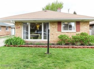 10018 S California Ave, Evergreen Park, IL