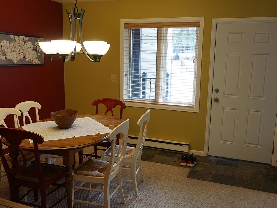 Dining area and entrance