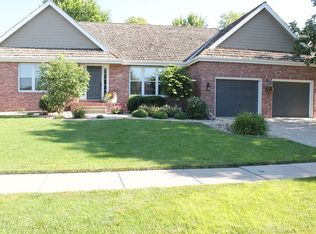 2632 Park Place Dr, Fremont, NE 68025
