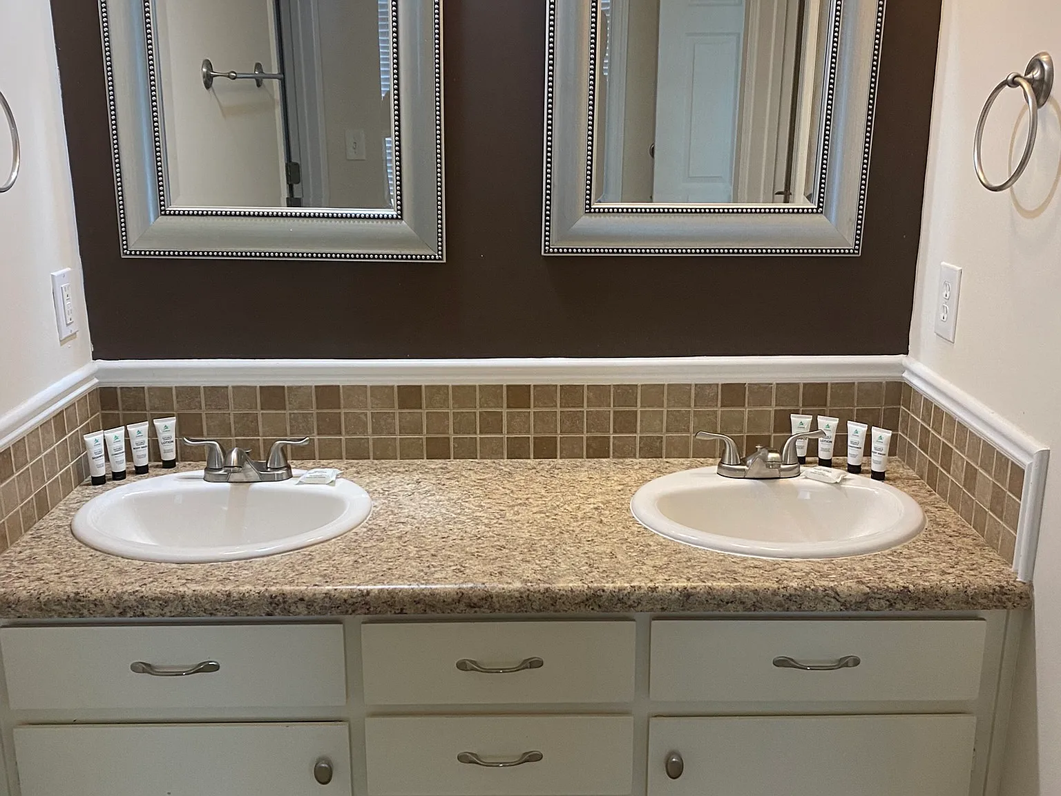 4 bed, 1250 sqft, $449 — Photo 3