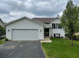 116 Valhalla Dr NE, Poplar Grove, IL 61065