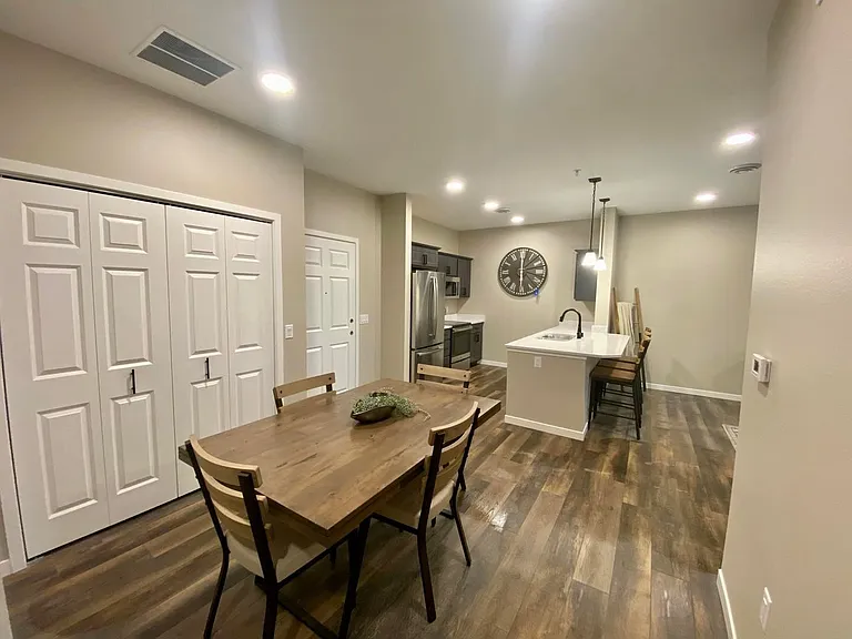 608 Pine Ct — Photo 6