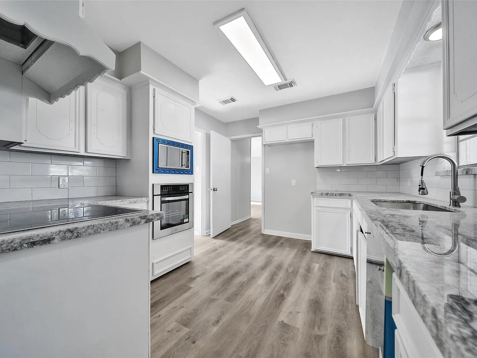 5 bed, 3.0 bath, 2848 sqft, $2,900 — Photo 3
