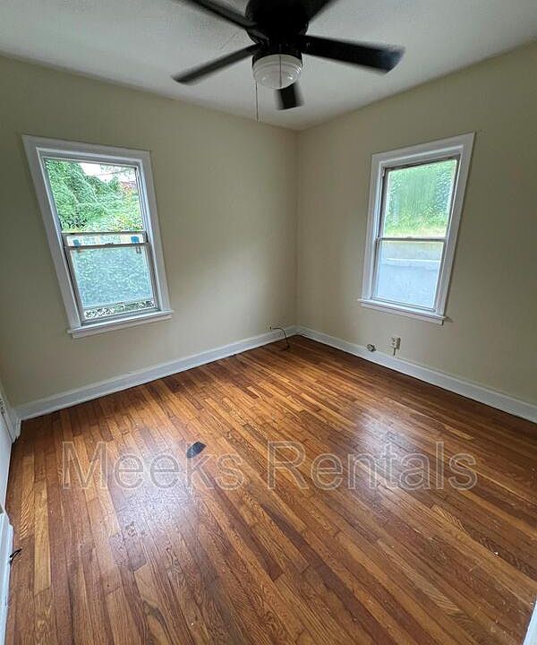 2nd image of 1418 Ravinia Rd