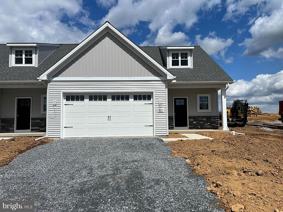1st image of 307 Ridgefield Dr