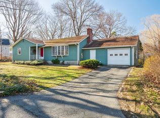 17 Hillside Rd, Gloucester, MA 01930