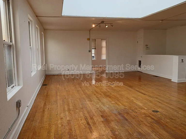 1312 Avenue J #B — Photo 4