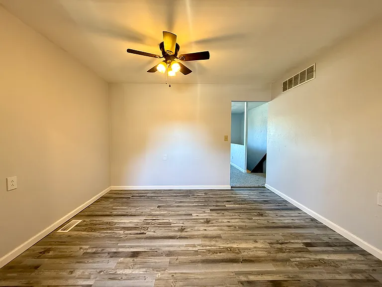 2604 Eastview Dr #C — Photo 14