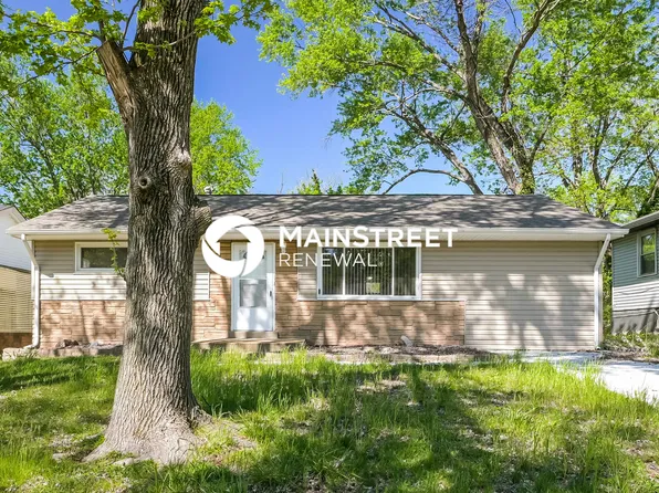10117 Crown Point Dr, Saint Louis, MO 63136