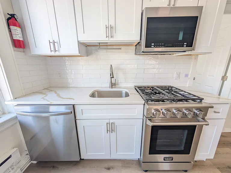 629B Valley Pl #1 — Photo 5