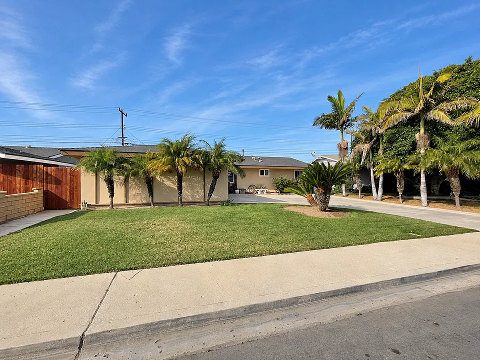 2151 Mono St