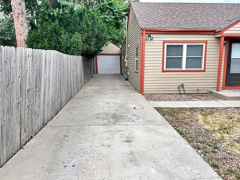 1461 Eaton St — Photo 3