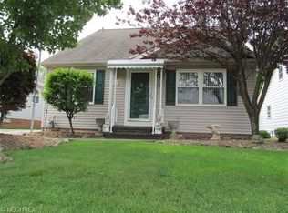 385 Orchardview Rd, Seven Hills, OH 44131