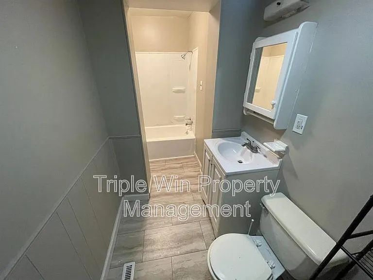 9425 Burdella Ave — Photo 23