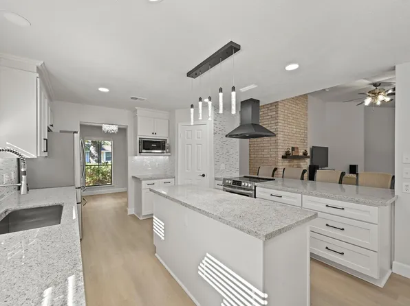 3106 Falling Brook Dr, Kingwood, TX 77345