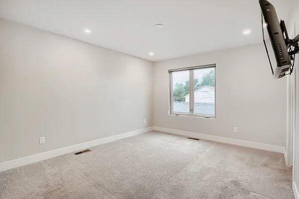 2435 S High St — Photo 11