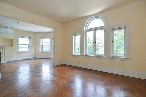 923 Beacon St #2 Photo 1