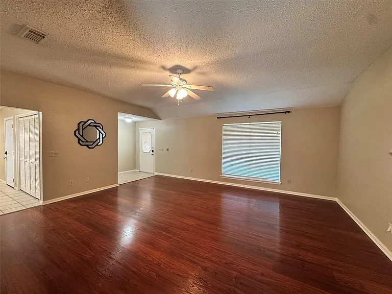 11 Cottage Grove Pl — Photo 9