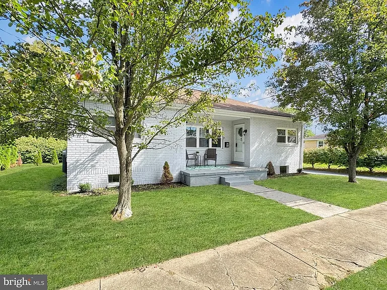 66 Saylor St — Photo 19