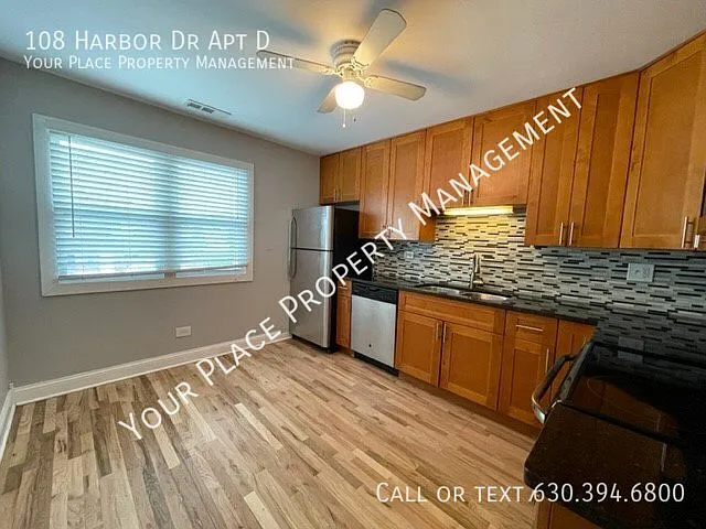 108 Harbor Dr #D — Photo 6