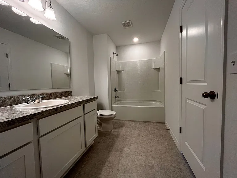 1004 Appleton St — Photo 20