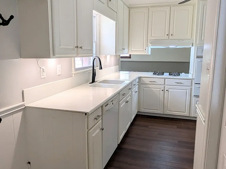 34 E Kenora Dr SW — Photo 6