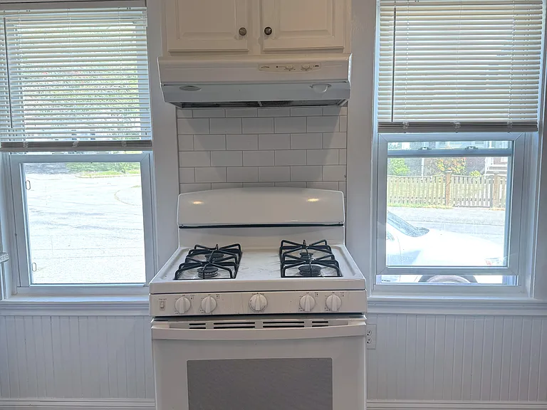 335-337 Franklin St #335 — Photo 5