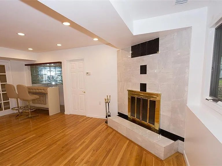 49 Soulice Pl — Photo 16