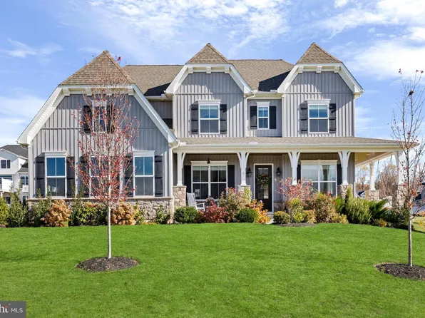 402 Barrows Sheef, Newtown Square, PA 19073